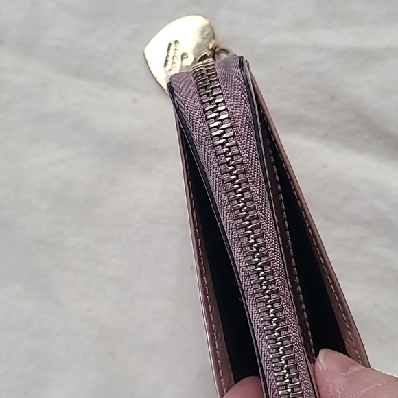 GUCCI Micro Guccissima Zip Wallet w/Zipper Pull - Picture 13 of 15